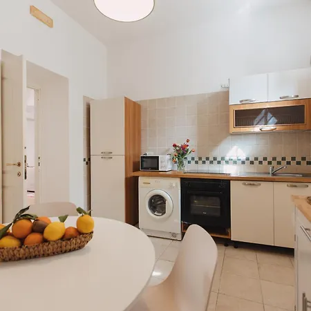 Nyaraló Di Melo Szirakúza