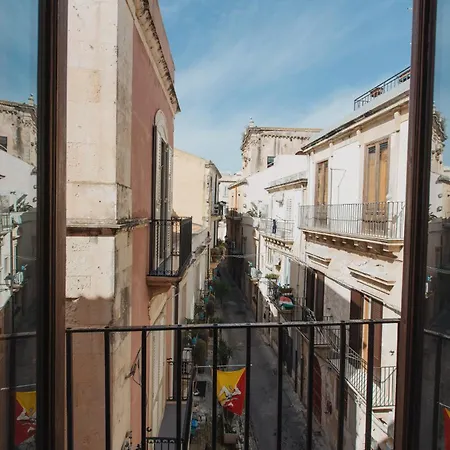 Di Melo * Szirakúza